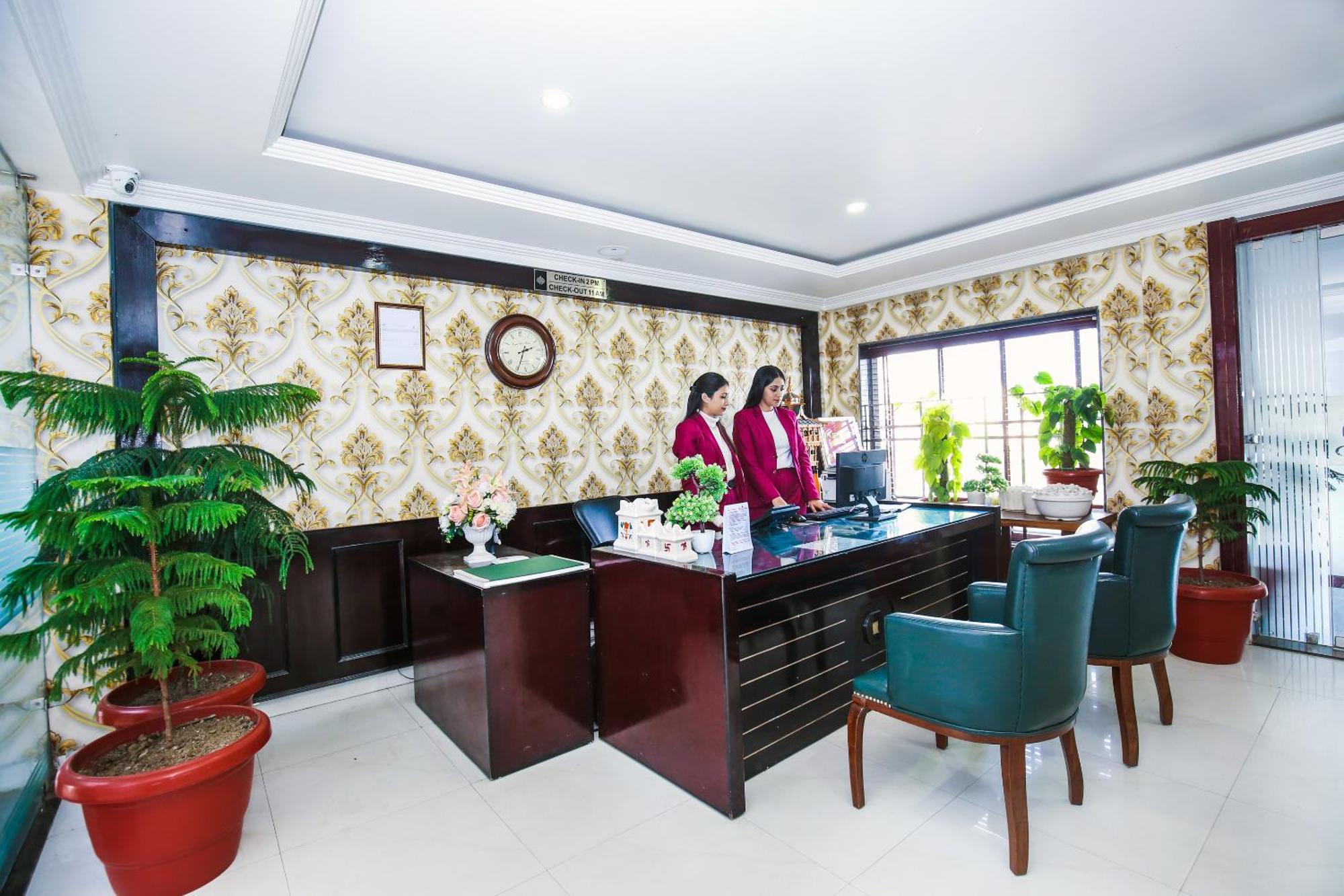 Hotel White Grand Shimla - In City Centre - A Centrally Ac Hotel Exterior photo